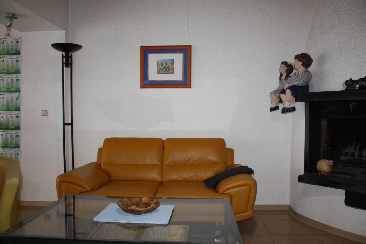 Apartment Charlotte Нойнкирхен Екстериор снимка