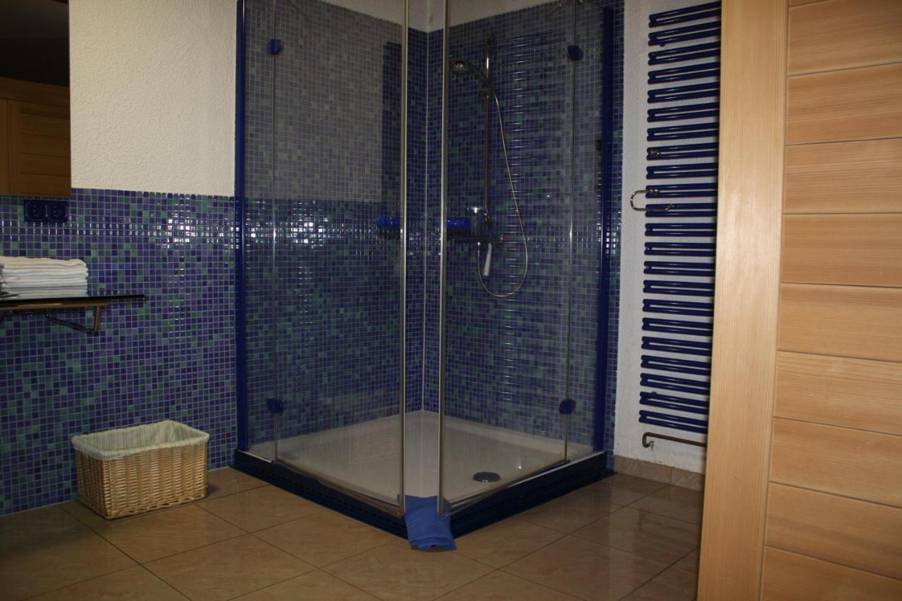 Apartment Charlotte Нойнкирхен Екстериор снимка