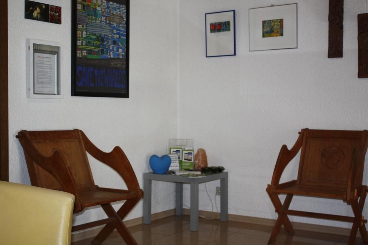 Apartment Charlotte Нойнкирхен Екстериор снимка