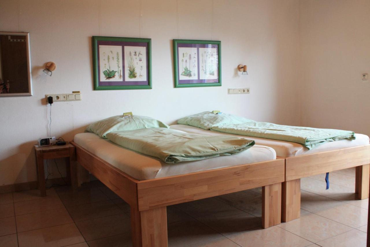 Apartment Charlotte Нойнкирхен Екстериор снимка